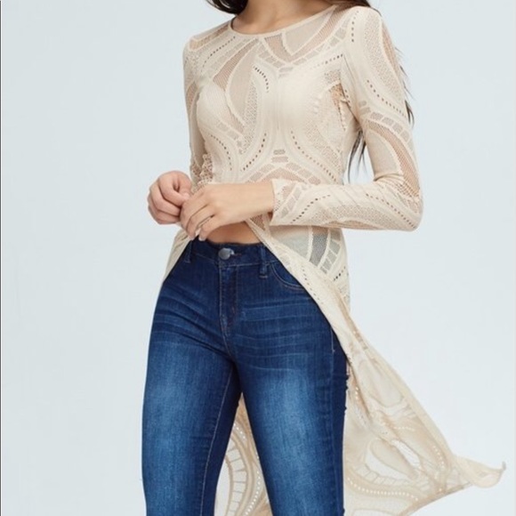 Lace Front Slit Top - Picture 2 of 4